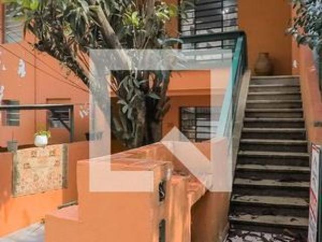 Casa para alugar com 65m², 1 quarto e sem vaga