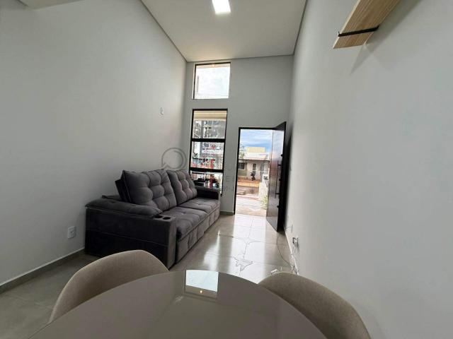 Casa para alugar com 66m², 2 quartos e 1 vaga