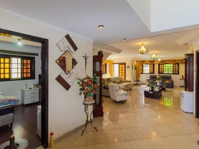 Casa para alugar com 697m², 6 quartos e 7 vagas