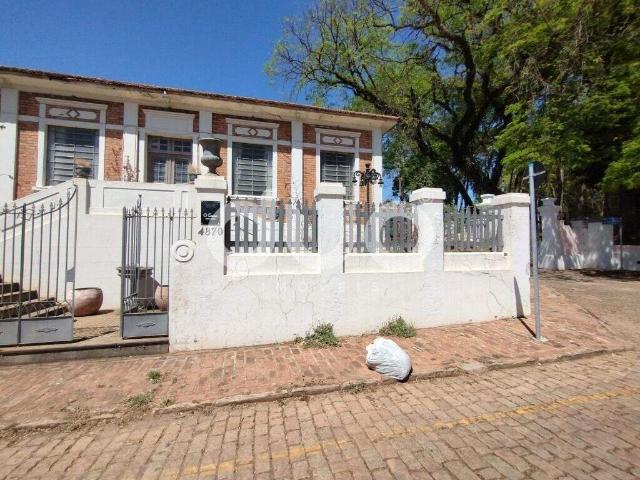 Casa para alugar com 6 quartos e 375 m² por R$ 12.000/mês