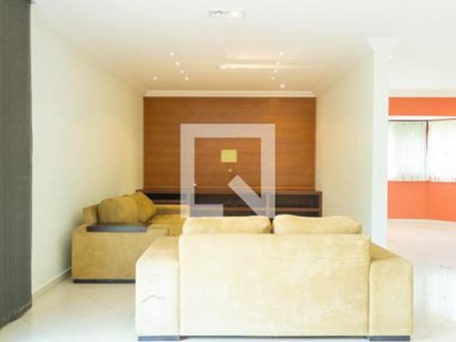 Casa para alugar com 700m², 3 quartos e 6 vagas