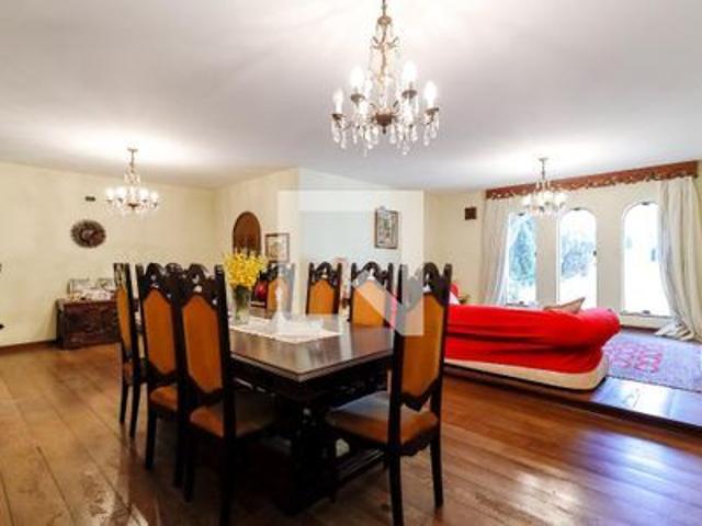Casa para alugar com 700m², 4 quartos e 6 vagas