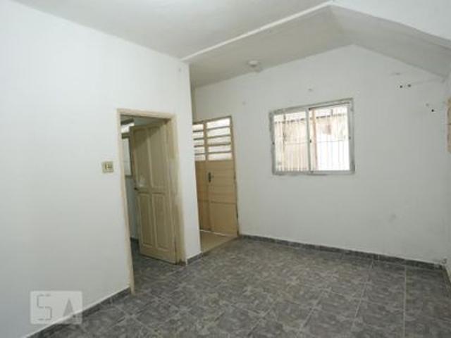 Casa para alugar com 70m², 2 quartos e 1 vaga