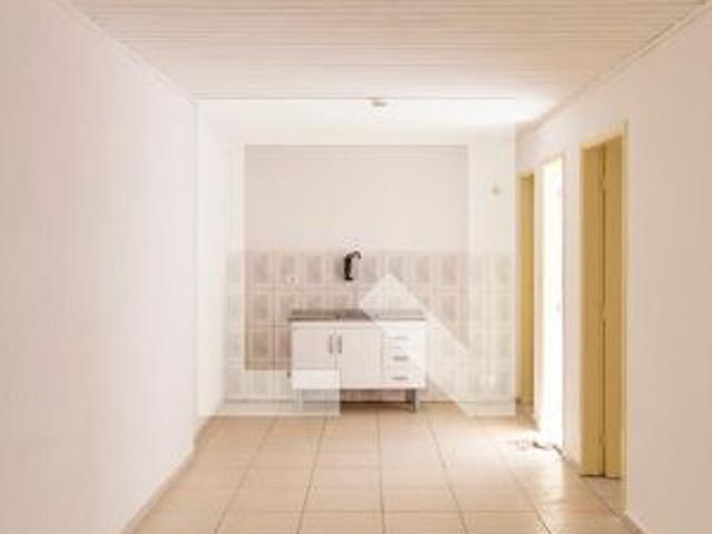 Casa para alugar com 70m², 2 quartos e sem vaga