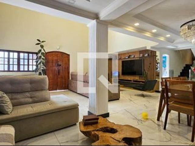 Casa para alugar com 714m², 6 quartos e 4 vagas