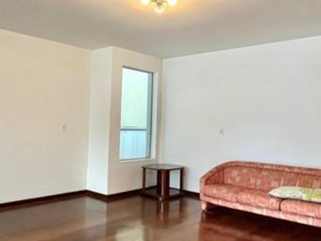 Casa para alugar com 750m², 5 quartos e 8 vagas
