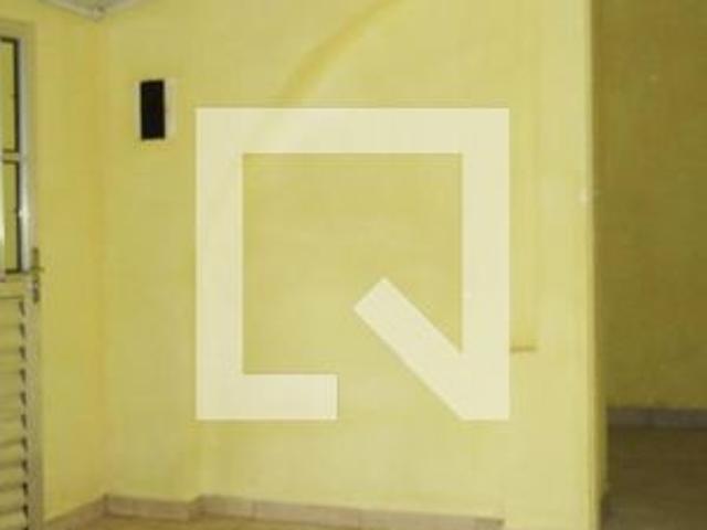 Casa para alugar com 75m², 2 quartos e sem vaga