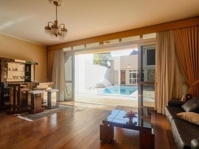 Casa para alugar com 800m², 4 quartos e 8 vagas