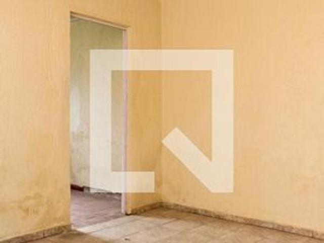 Casa para alugar com 80m², 1 quarto e 4 vagas