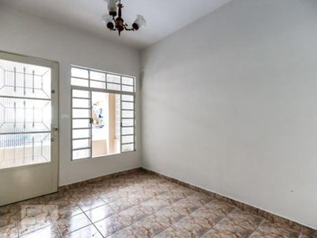 Casa para alugar com 80m², 1 quarto e sem vaga