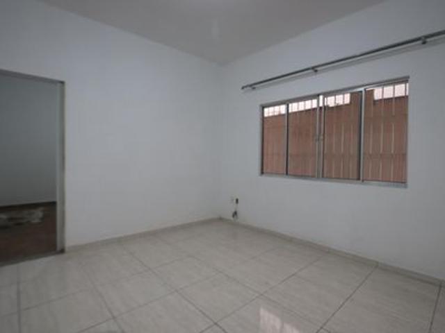 Casa para alugar com 80m², 2 quartos e sem vaga