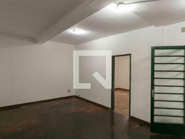 Casa para alugar com 80m², 2 quartos e sem vaga