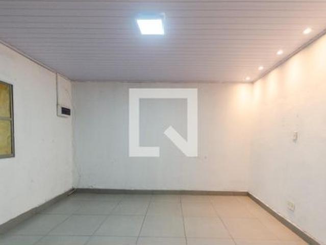 Casa para alugar com 90m², 2 quartos e 3 vagas