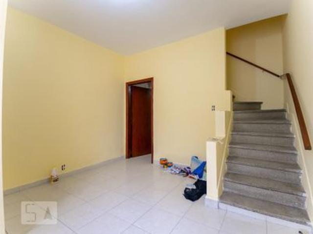 Casa para alugar com 90m², 2 quartos e sem vaga