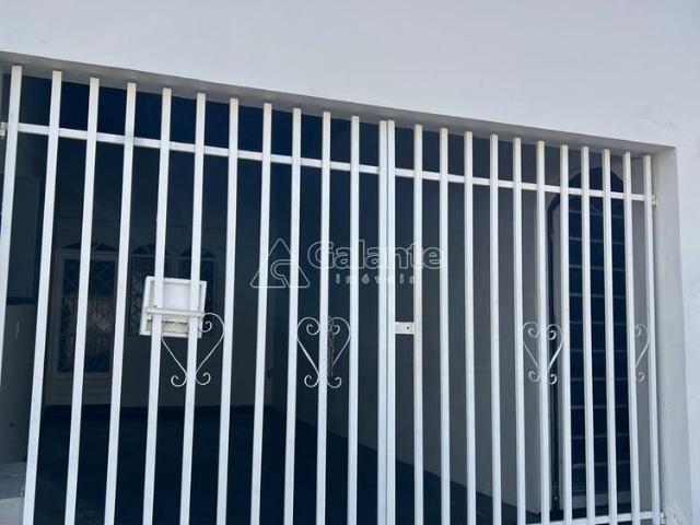 Casa para alugar com 02 quartos no Vila União