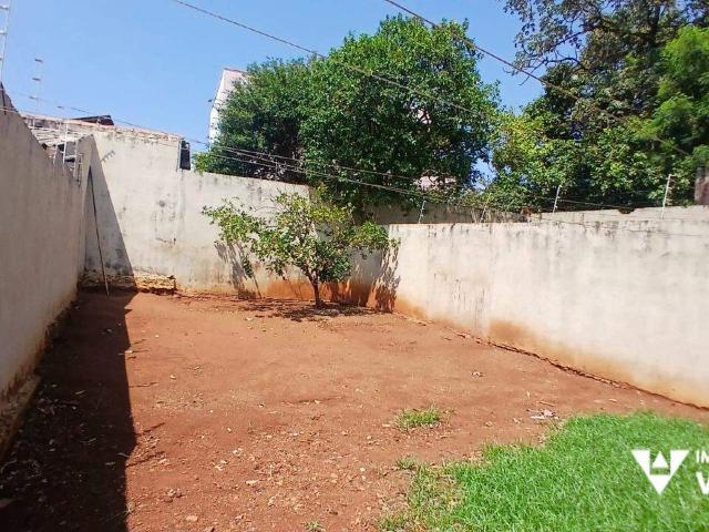CASA PARA ALUGAR COM 02 QUARTOS, QUINTAL E ENTRADA PARA CARRO NO BAIRRO ABADIA