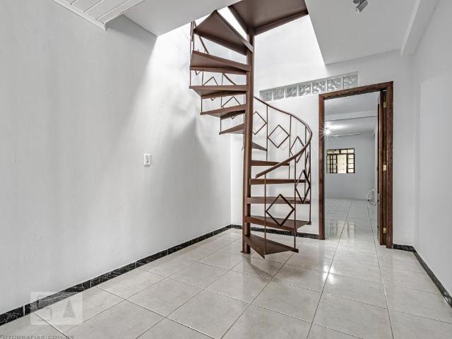 Casa para alugar com 111m², 2 quartos e 1 vaga