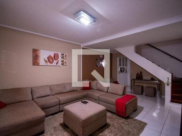 Casa para alugar com 134m², 4 quartos e 2 vagas