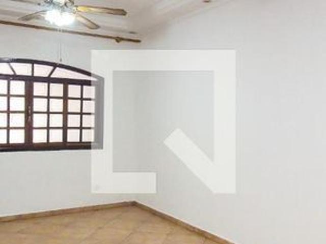 Casa para alugar com 180m², 3 quartos e 2 vagas