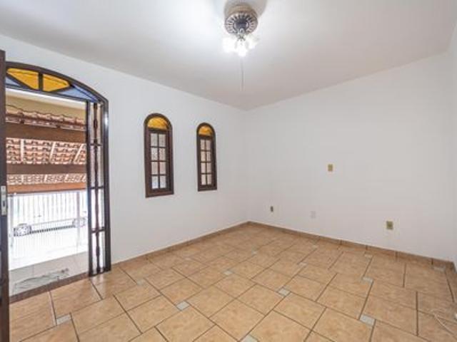 Casa para alugar com 196m², 3 quartos e 2 vagas