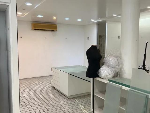 Casa para alugar com 1 quarto e 200 m² por R$ 8.000/mês