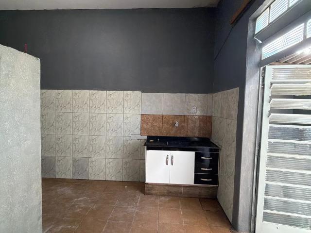 Casa para alugar com 1 quarto e 50 m² por R$ 1.000/mês