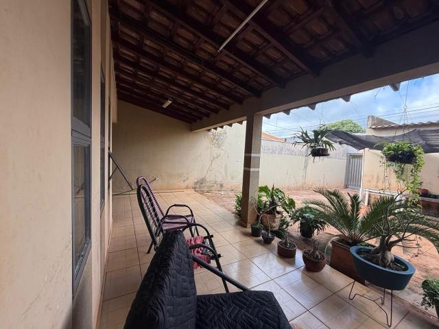 Casa para alugar com 1 suíte + 2 quartos em Vila Ubiratan, Dourados MS