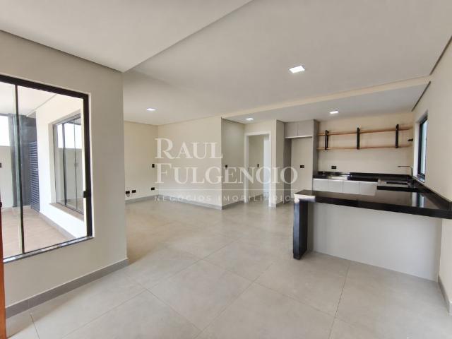 Casa para alugar com 1 Suíte + 2 Quartos em Conjunto Habitacional Alexandre Urbanas, Londrina PR
