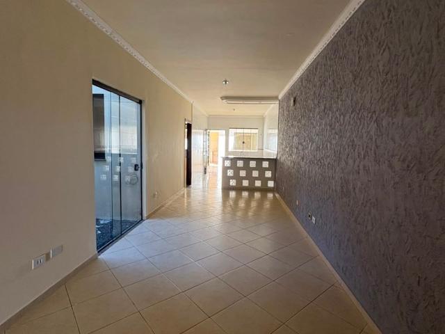 Casa para alugar com 1 Suíte + 2 Quartos em Conjunto João de Barro Itaparica, Maringá PR
