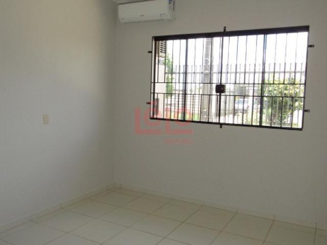 Casa para alugar com 1 Suíte + 2 Quartos em Jardim Diamante, Maringá PR
