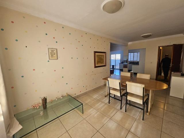 Casa para alugar com 1 Suíte + 2 Quartos em Jardim São Jorge, Londrina PR