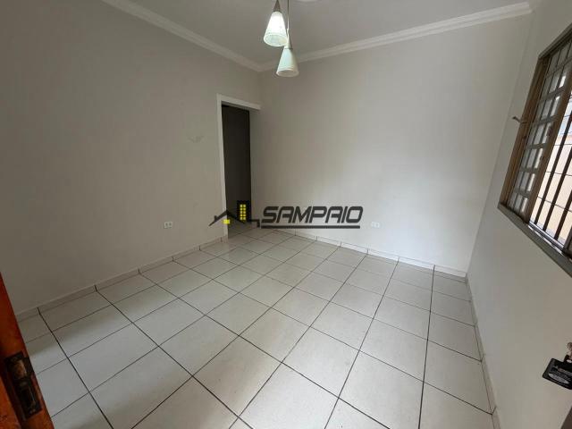 Casa para alugar com 1 Suíte + 2 Quartos em Jardim Santa Helena, Maringá PR
