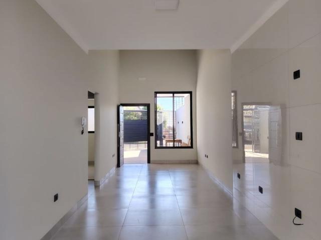 Casa para alugar com 1 Suíte + 2 Quartos em Parque Hortência, Maringá PR