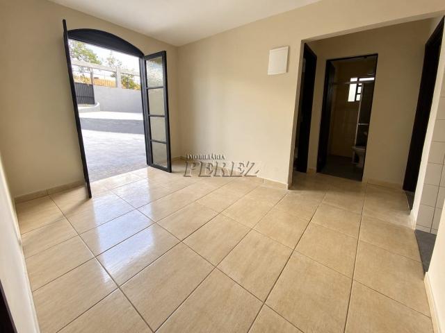Casa para alugar com 1 Suíte + 3 Quartos em Conjunto Farid Libos, Londrina PR