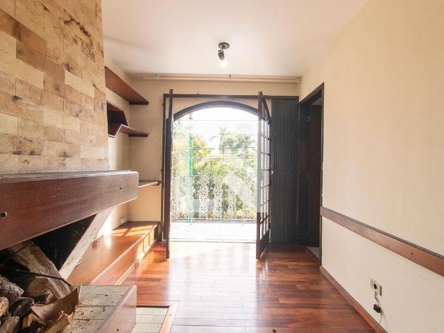 Casa para alugar com 200m², 3 quartos e 1 vaga