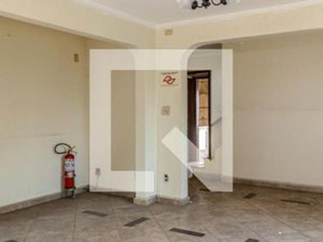 Casa para alugar com 210m², 5 quartos e 3 vagas
