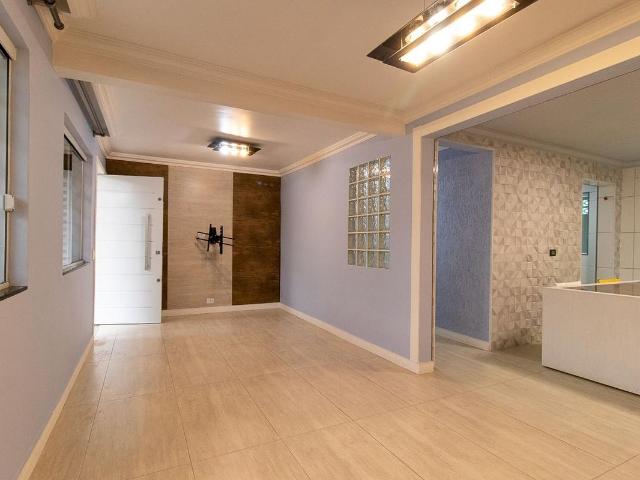 Casa para alugar com 212m², 4 quartos e 2 vagas