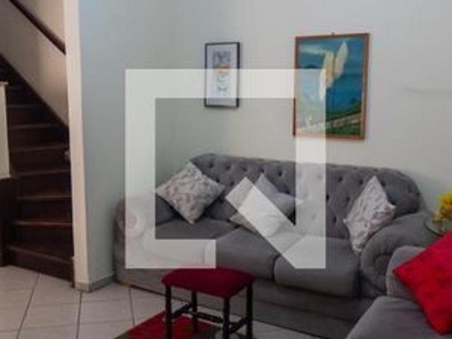 Casa para alugar com 212m², 4 quartos e 3 vagas