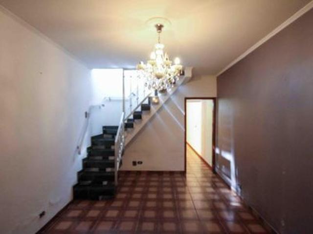 Casa para alugar com 220m², 3 quartos e 2 vagas