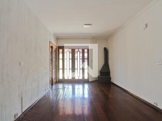Casa para alugar com 220m², 3 quartos e 2 vagas