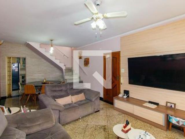 Casa para alugar com 220m², 3 quartos e 5 vagas