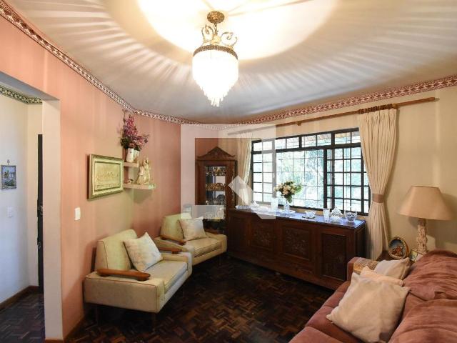 Casa para alugar com 220m², 4 quartos e 2 vagas
