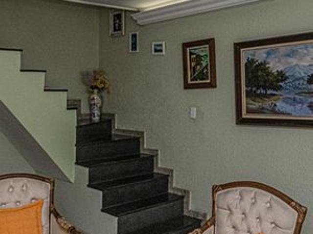 Casa para alugar com 221m², 4 quartos e 2 vagas