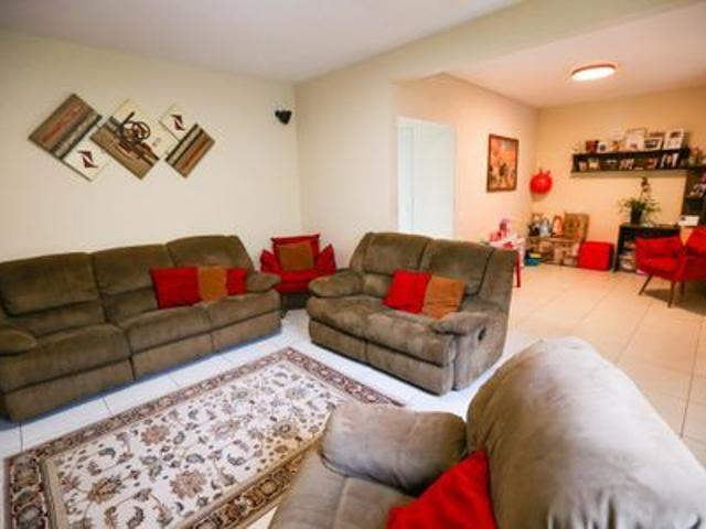 Casa para alugar com 230m², 3 quartos e 2 vagas