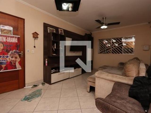 Casa para alugar com 230m², 3 quartos e 2 vagas