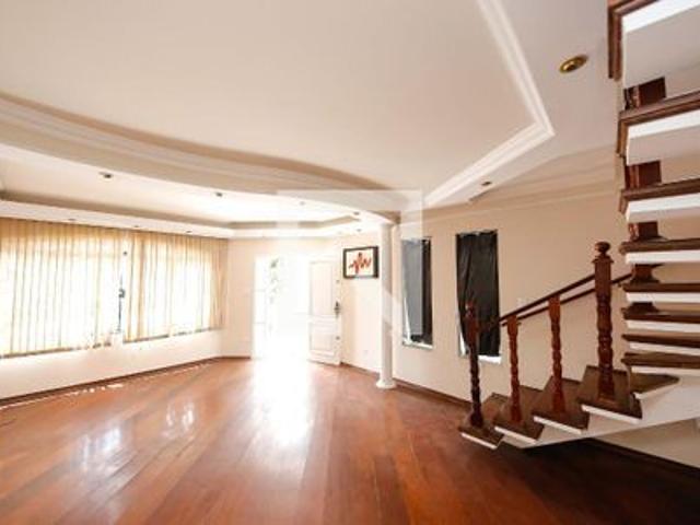 Casa para alugar com 237m², 3 quartos e 5 vagas