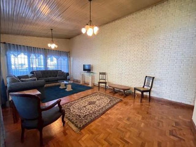 Casa para alugar com 237m², 5 quartos e 8 vagas
