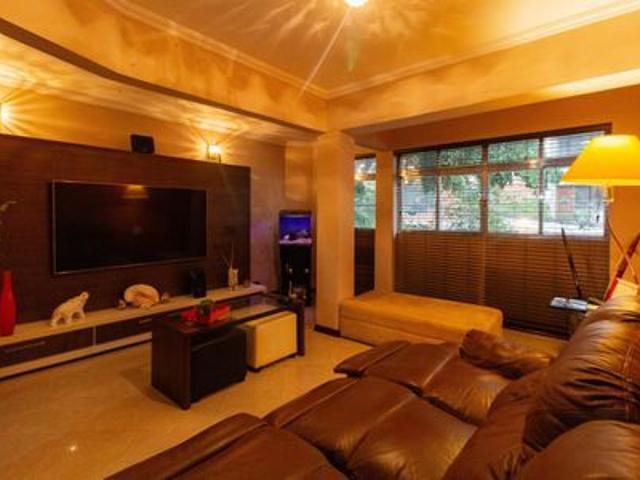Casa para alugar com 240m², 3 quartos e 2 vagas
