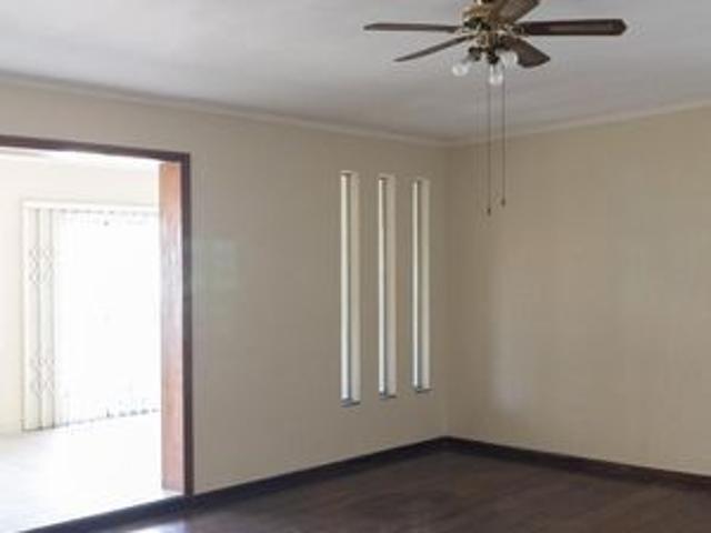 Casa para alugar com 240m², 4 quartos e 1 vaga