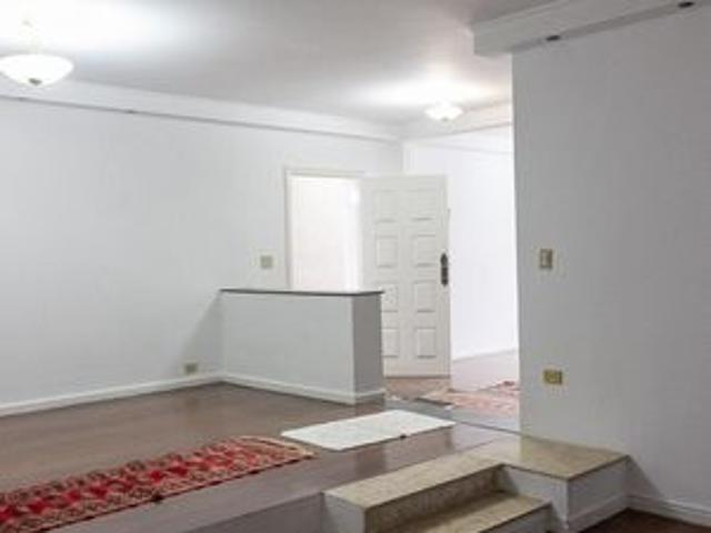 Casa para alugar com 242m², 4 quartos e 4 vagas